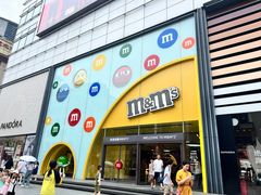 -m豆巧克力世界(上海世茂广场店)