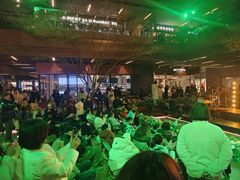 -瑞虹新天地月亮湾