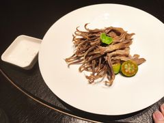 卤味鸭舌-四季民福烤鸭店(外滩外白渡桥店)