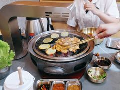 -围炉肉舍•炭烤活鳗•丹东海鲜烤肉(步行街店)