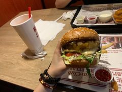 -The Habit Burger Grill 哈比特汉堡(复兴soho店)