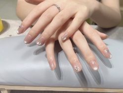 -艾珂·美甲美睫