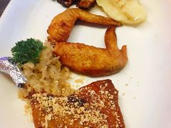 肋排鸡翅鸭腿拼盘-MOSSO德国餐厅·音乐酒吧(环宇荟店)