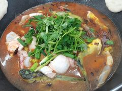-丹水桥地锅鱼·翘嘴鲌·地方特色全鱼宴(丹江口大坝店)