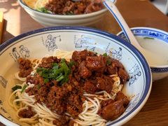 招牌辣肉干拌面-辣肉面大王(天平路店)