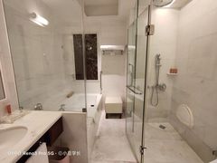 -深圳富苑皇冠假日套房酒店