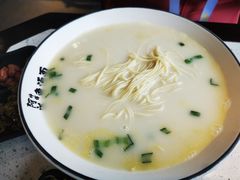 -阿达师傅鱼汤面