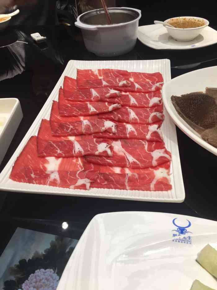 肥牛先生(东城墙店)-"这家店的服务真心的好,味道也不错,闺女说.