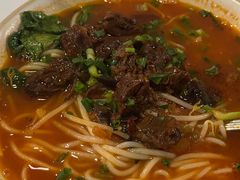 -粉八·云南米线·建水烧烤(常熟路店)