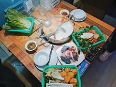 鸳鸯锅-蒙肥羊·酸汤潮牛·鲜牛肉火锅烤肉自助(岗顶店)