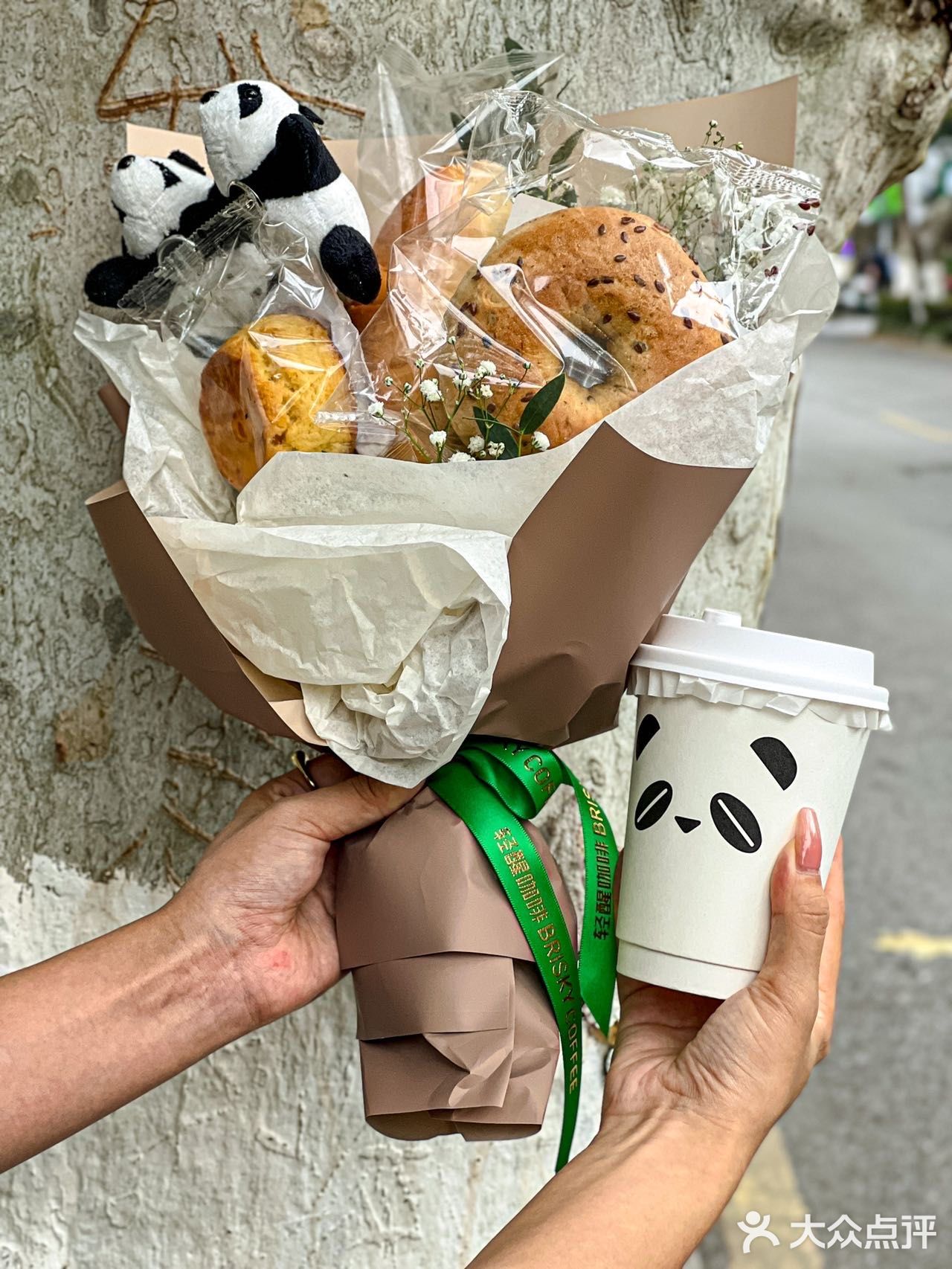 苏州也能get花束面包💐愿你有面包也有爱情…