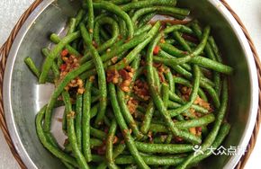 Stir-fried Long Beans with Minced Pork in Bean Sauce