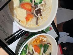-蒙自源米线大王(东站店)