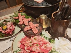 -草家酱蟹炭火烤肉店(珲春南路一店)