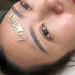 -一个差评成就的纹眉店