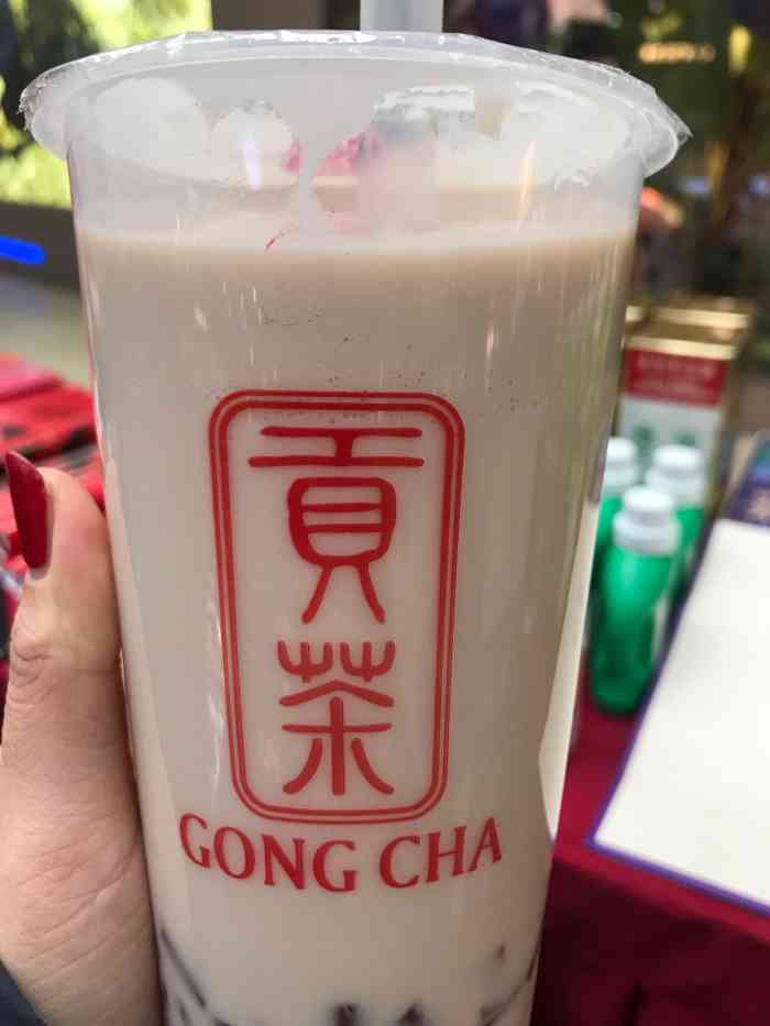 打分    /人 金钻奶茶,无敌难喝,和贡茶的话选别的吧!