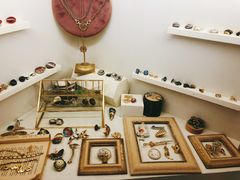 -LADY FAFA(巨鹿路陕西南路路口店)
