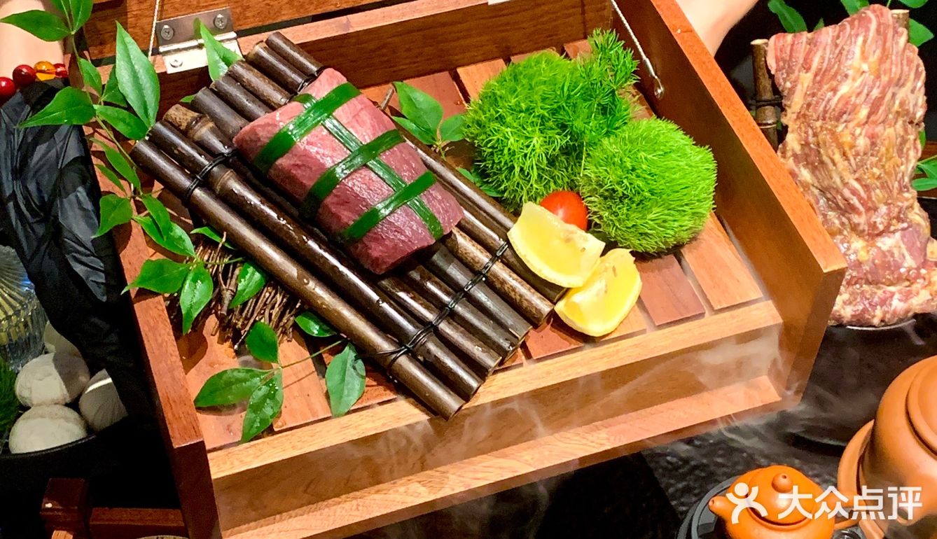 七夕带老婆来吃烤肉，被奖励了一千生活费！