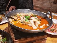 思茅酸汤鱼片-老滇山寨•云南特色菜•地方菜•民族风情歌舞表演(金碧店)