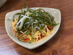 -亮亮面馆(经六路店)