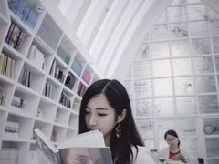 -钟书阁(松江泰晤士小镇店)