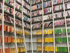 -钟书阁(松江泰晤士小镇店)