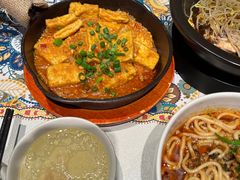 -云海肴·汽锅鸡·云南菜(天山百盛优客店)