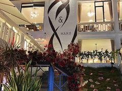 -Mark&Mars Restaurant