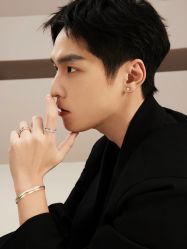 -一家只做男发烫染的店