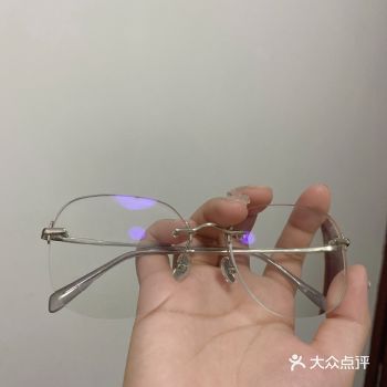 刚好路过西政就看到有之前配眼镜的那家千叶眼镜