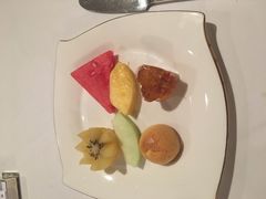 鲜果配甜点-唐阁(香港朗廷酒店)
