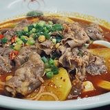 冒菜米线也好吃～btw非常好奇老板的黄焖鸡了