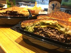 -The Habit Burger Grill 哈比特汉堡(爱琴海店)