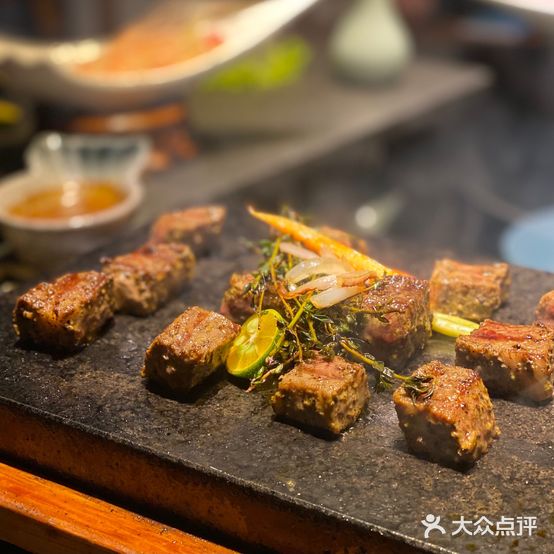 旺拉·江景全牛宴餐厅(新希望立体城购物中心店)