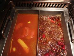 -老牌坊云南鱼豆花火锅(哈西万达店)