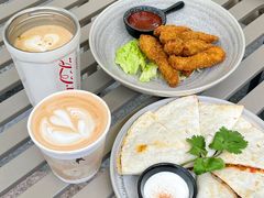 草莓小铁-Manner Coffee(万象食家店)