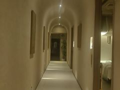 -灸春堂·艾灸·痛症·整脊连锁(之江银泰店)