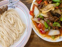 -歹歹的加个面过油肉拌面