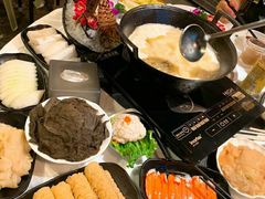 -鲜入围煮花胶鸡海鲜火锅