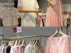 -王府井奥莱临潼小镇(临潼店)