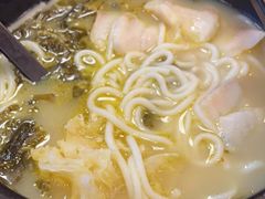 -灵芝妹子海鲜米线(香炉礁山姆店)