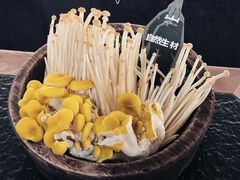 -三出山火锅(万象天地店)