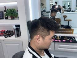 -尤司男士国潮理发馆