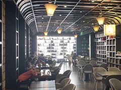 -钟书阁(松江泰晤士小镇店)