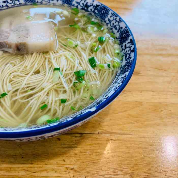 再遊蘇州,再吃裕興記 沒有選擇吃蟹黃或者海鮮薈萃的高級麵條 而是