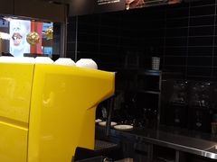 -麦当劳(中山公园龙之梦店)