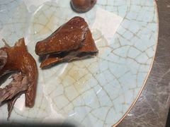 脆皮乳鸽-新荣记(BFC外滩金融中心店)