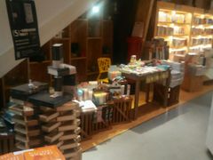 -新华里咖啡书吧(新华书店小寨店)