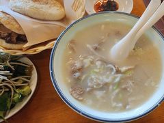 -刘记羊汤·烧饼夹肘子