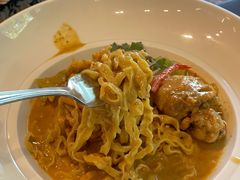 -Chom Cafe and Restaurant